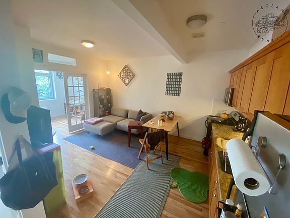 3rd image of 292 Stockholm St APT 2R