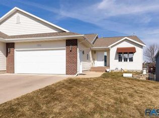 1302 E 61st St, Sioux Falls, SD 57108