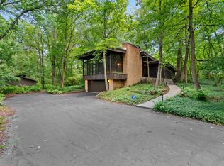 6100 Seneca Trl, Hales Corners, WI 53130
