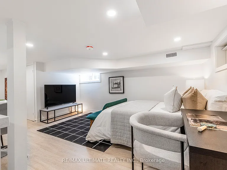 54 Huntington Ave #LOWER LEVEL — Photo 3