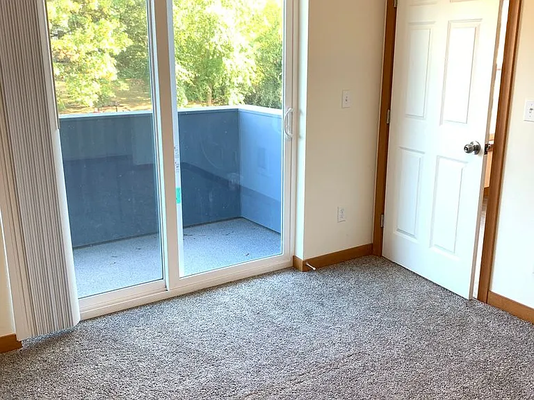1111 N Forest St — Photo 11