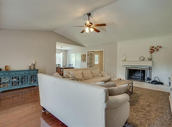 5th image of 632 Glenhill Ln