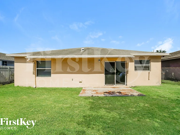 19420 NW 32nd Ave — Photo 18