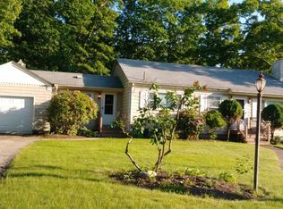 4 Ray St, Coventry, RI 02816