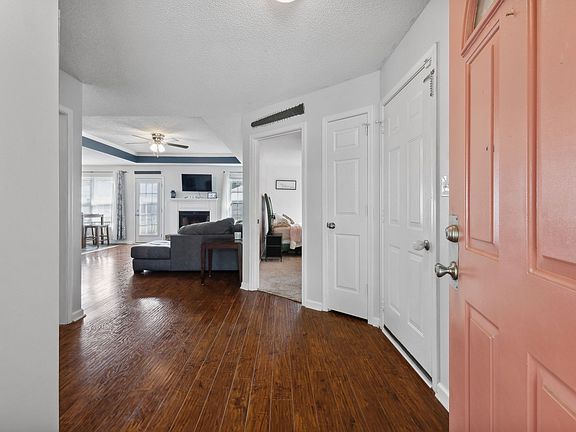 2nd image of 332 Brook Mead Dr