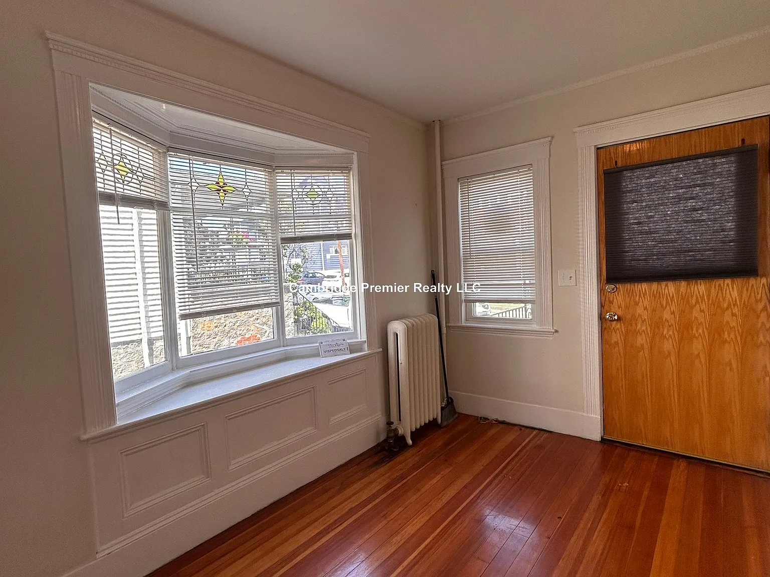 3 bed, 1.5 bath, $2,995 — Photo 3