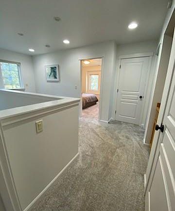 4th image of 1378 NW Mount Washington Dr.