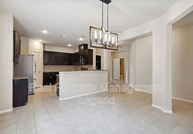 812 Gray Fox Dr — Photo 8