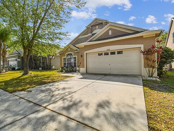 3rd image of 10818R Newbridge Dr