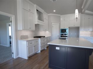 10404 SW 55th Ter, Mustang, OK 73064