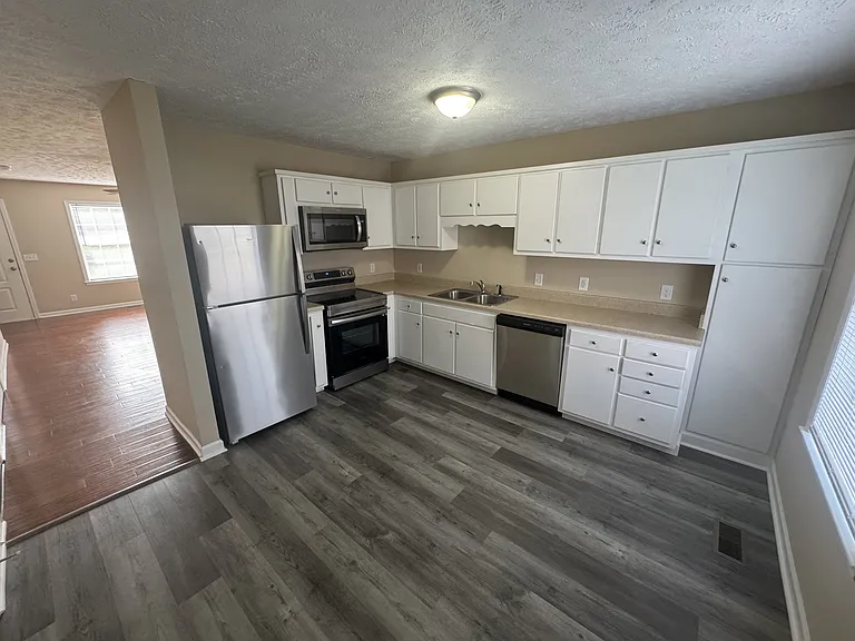 812 Sevier St — Photo 4