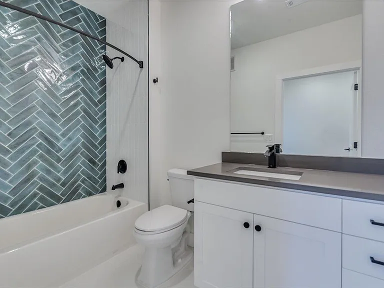 3000 Duval St #203 — Photo 20