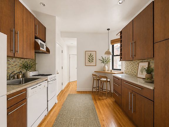 2nd image of 336 E 77th St APT 5