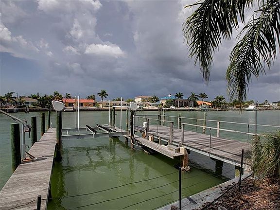 4th image of 2704 Bayshore Dr