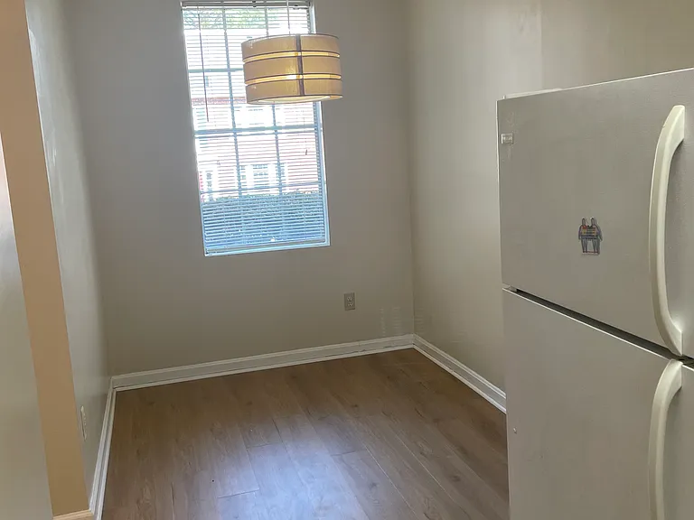 1918 N Rhodes St #60 — Photo 5