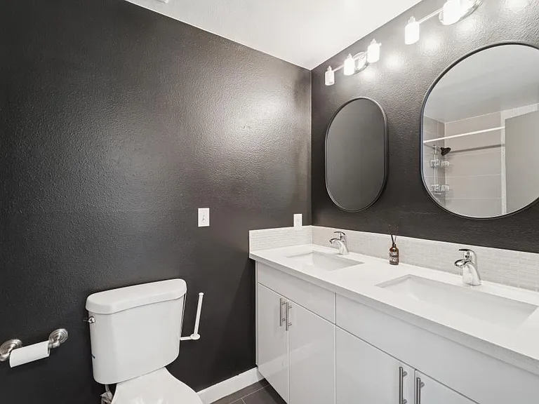 1140 N 146th Pl — Photo 21