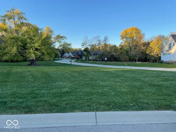 15276 Maple Ridge Dr, Carmel, IN 46033