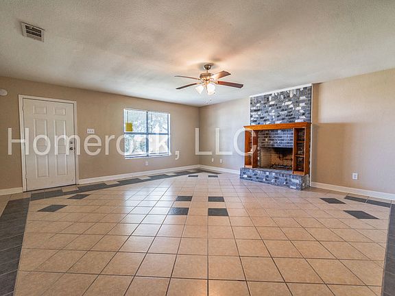 3rd image of 309 Cody Ln