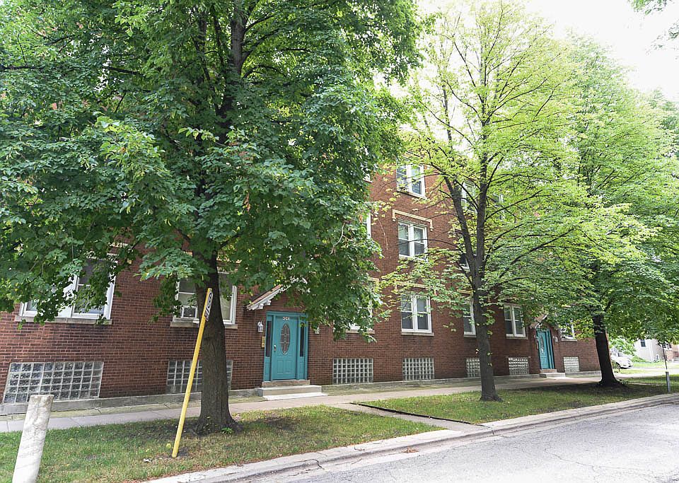 1st image of 4245 N Lamon Ave #2N