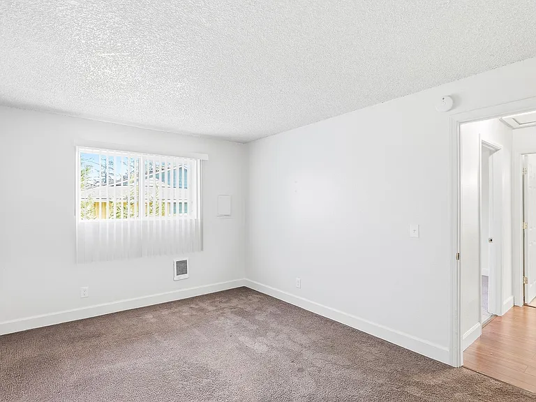 Timber Ridge Apartments — Photo 8