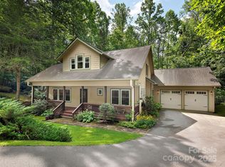 264 Charming Ln, Hendersonville, NC 28792