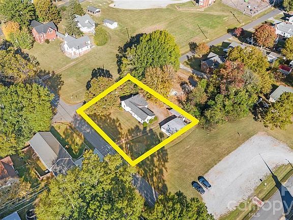 4th image of 145 Duke St