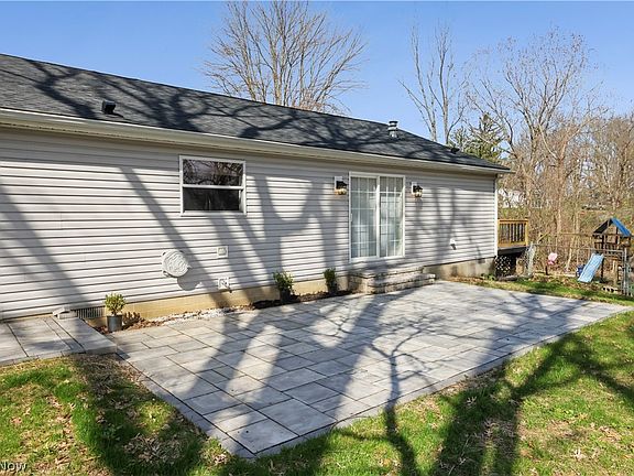 3rd image of 2806 Pomatan Ave