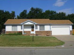 2371 N Ridgewood Dr, Wichita, KS 67220
