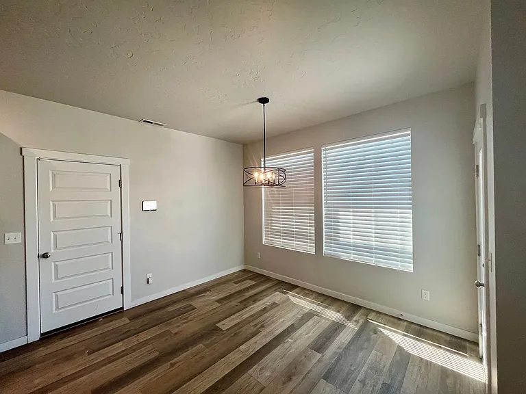 1209 W Davenport St — Photo 10