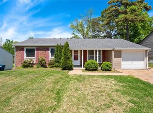 12047 Charleston Dr, Maryland Heights, MO 63043