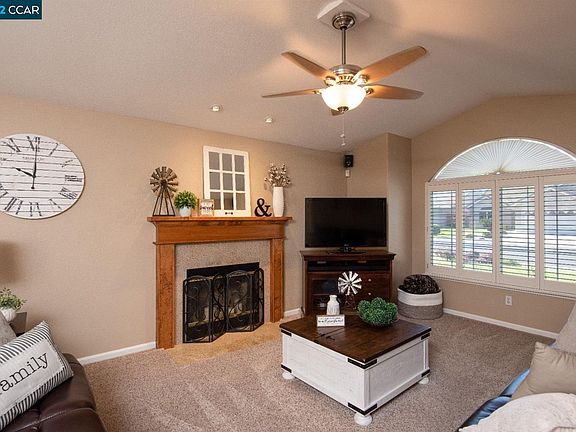 5th image of 1731 Brookside Dr