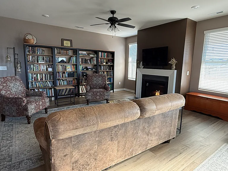 English Oak Dr — Photo 16