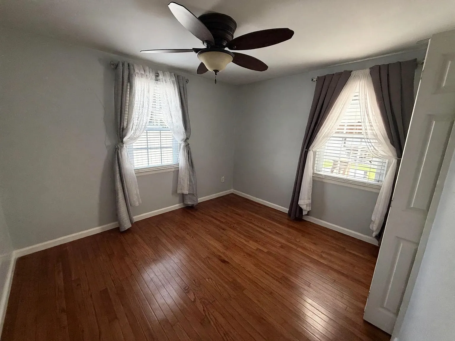 3 bed, $1,250 — Photo 3