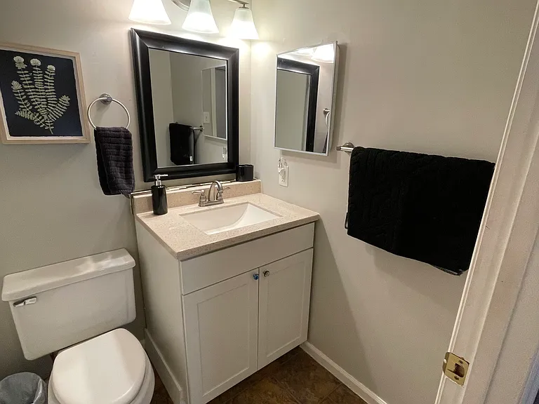 4006 Governors Sq #3 — Photo 8