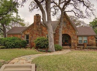 2201 Daisy Ln, Fort Worth, TX 76111