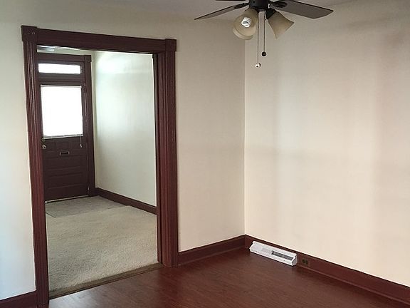 5th image of 449 Clarendon Ave
