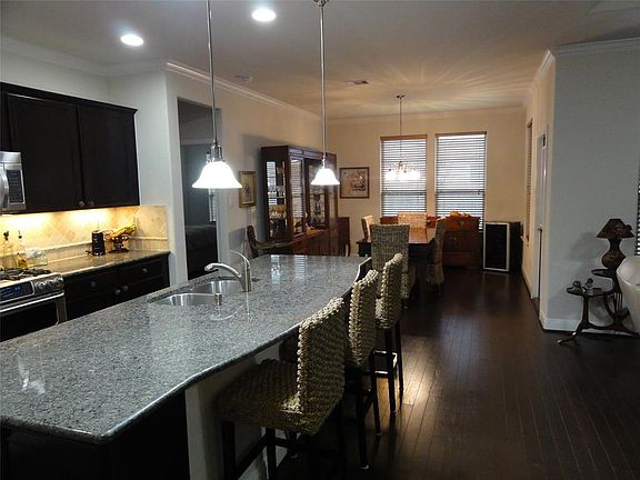 4th image of 716 Saturnia Ln