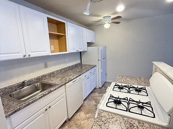 2nd image of 3338 Alamo Ave APT 1