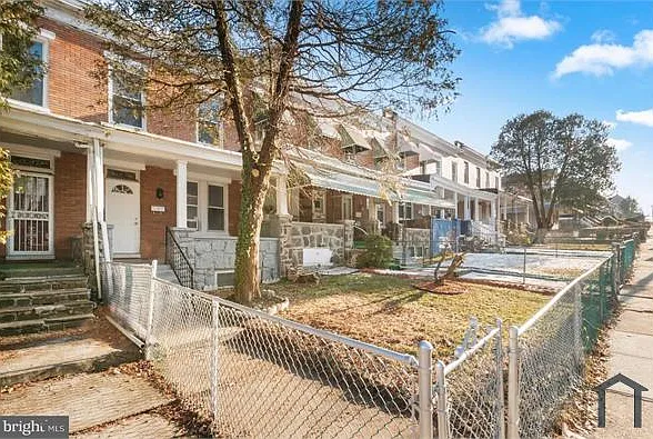3 bed, $1,700 — Photo 1
