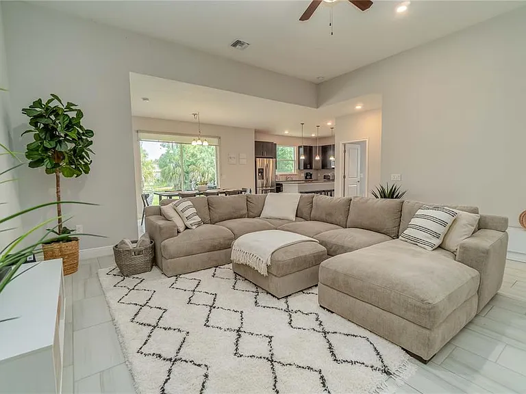 265 Annapolis Ln — Photo 10