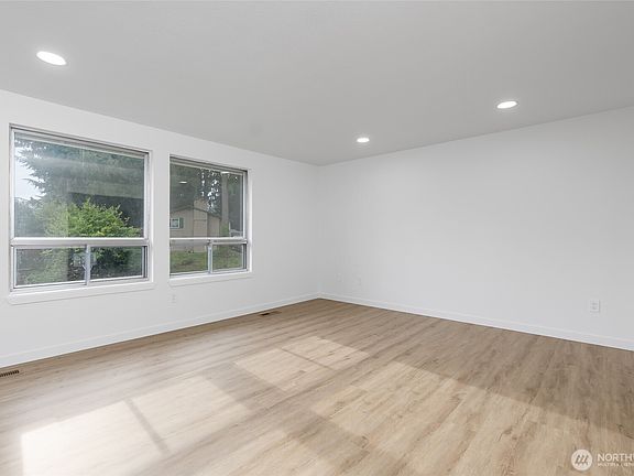 4th image of 7938 Spartan Court SE