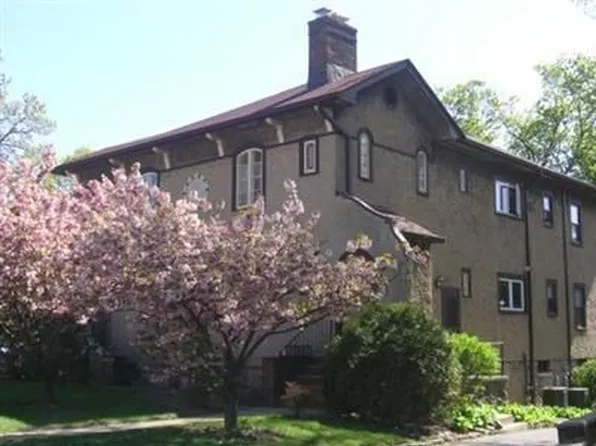 116 Petersville Rd, New Rochelle, NY 10801