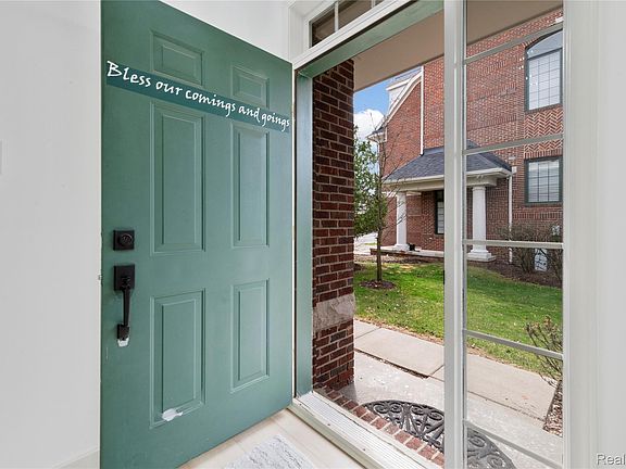 4th image of 4392 Gateway Cir