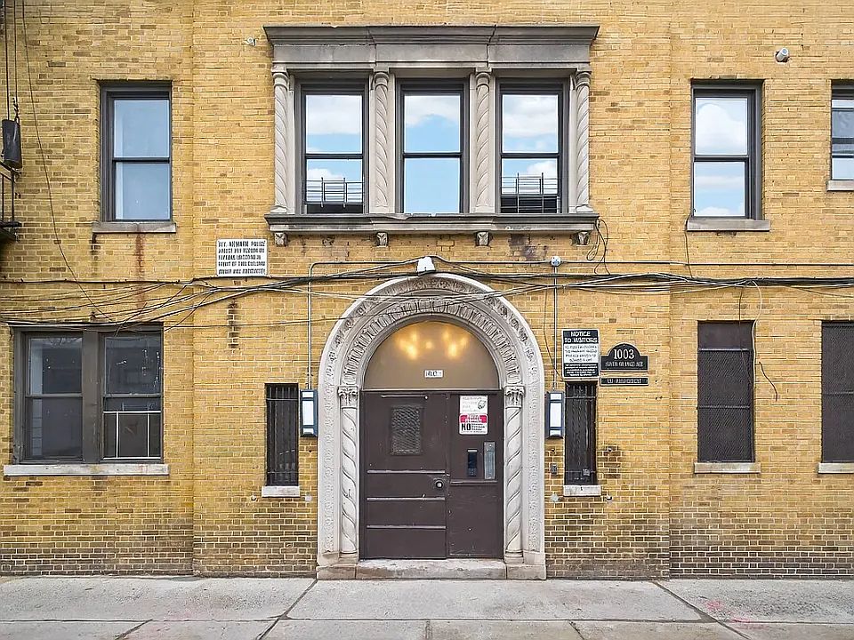 1st image of 1003.5 S Orange Ave #401B
