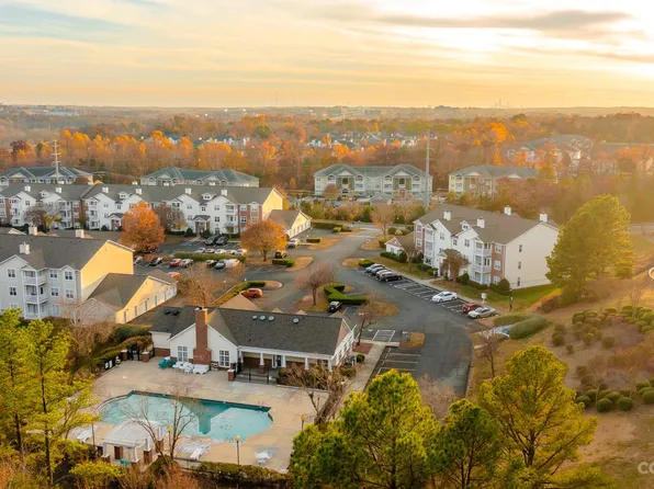 10724 Hill Point Ct, Charlotte, NC 28262