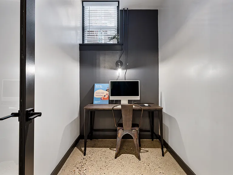 Buckingham & Balmoral Apartments — Photo 12