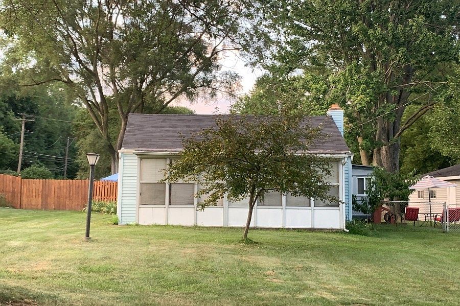 1st image of 8561 Grace St