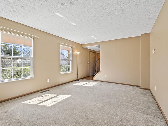4th image of 2372 Rolling Rock Dr