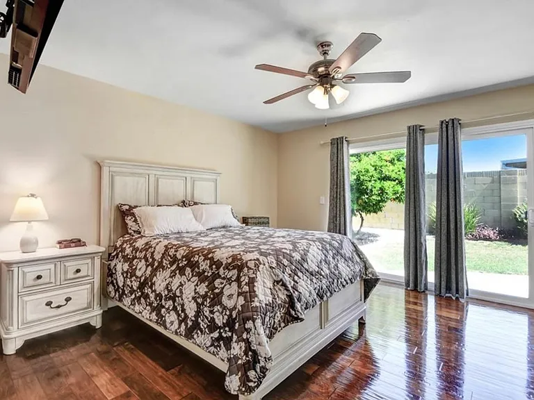 4901 Lindstrom Ave — Photo 5