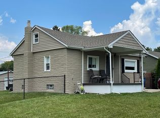 13494 Grandview Dr, Gibraltar, MI 48173